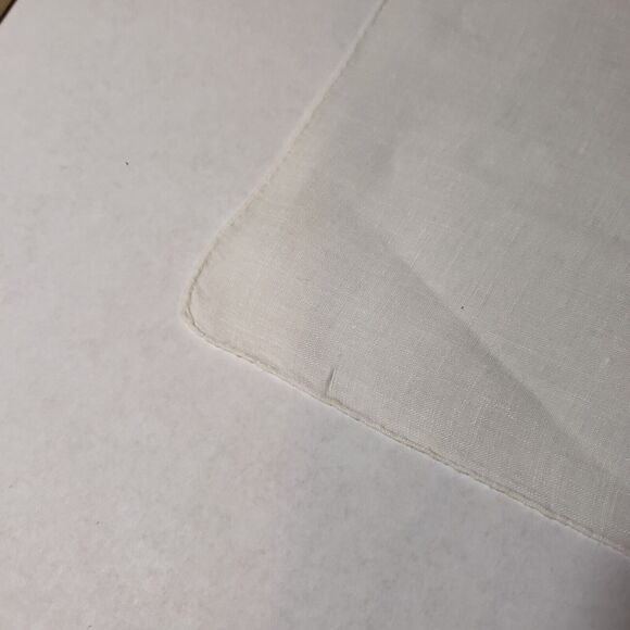 VINTAGE HANKIE WHITE FLORAL EMBROIDERY SCALLOPED EDGE HANDMADE POCKET SCARF - Picture 6 of 9